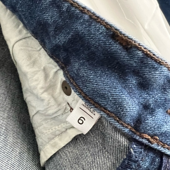 Loft Jean’s curvy, high-rise, straight,straight Women’s size 6 Distressed - Picture 4 of 4